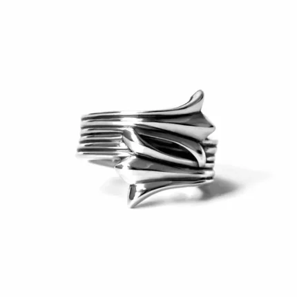 CH 720 CROSS TAIL RING