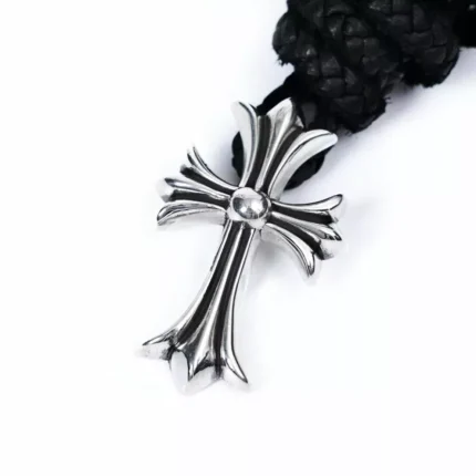 CH SMALL CROSS PENDANT